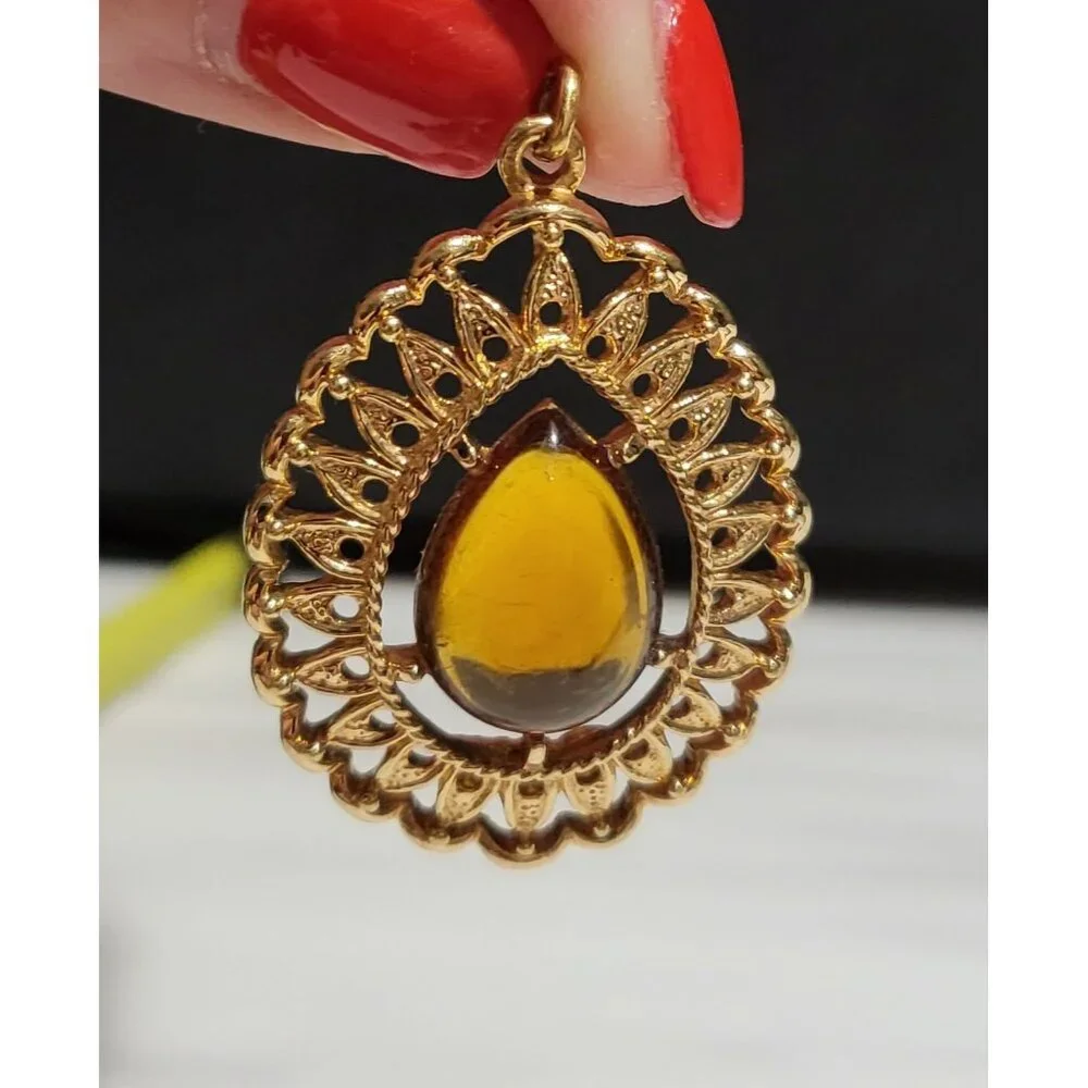 Vintage 1970's Sara Coventry Amber Colored and Gold Tone Pendant - Picture 2 of 8